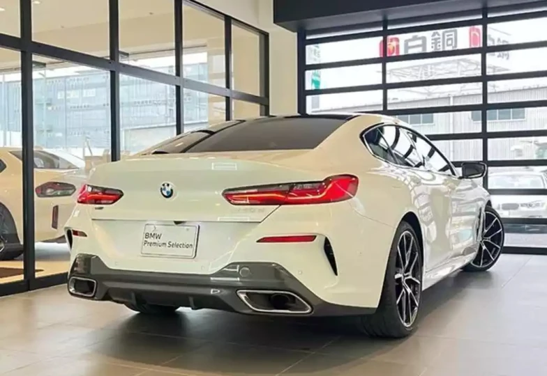 BMW 8 series White