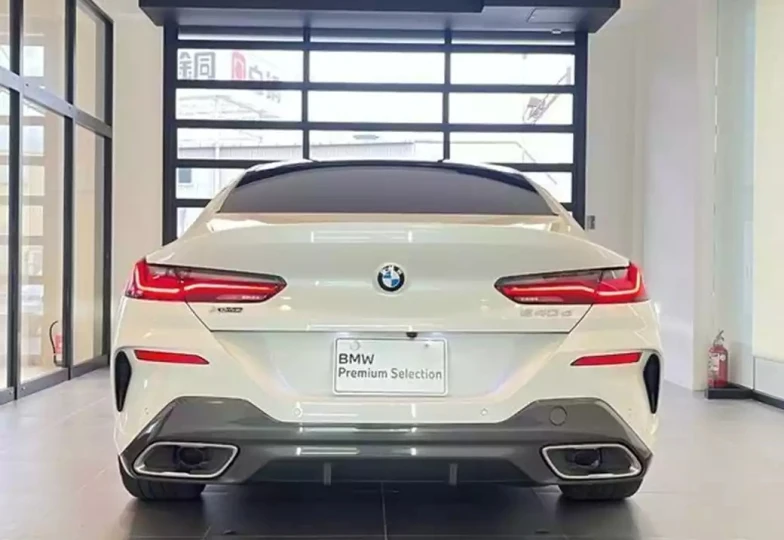 BMW 8 series White