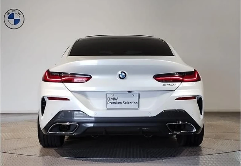 BMW 8 series White
