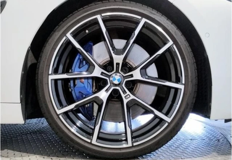 BMW 8 series White