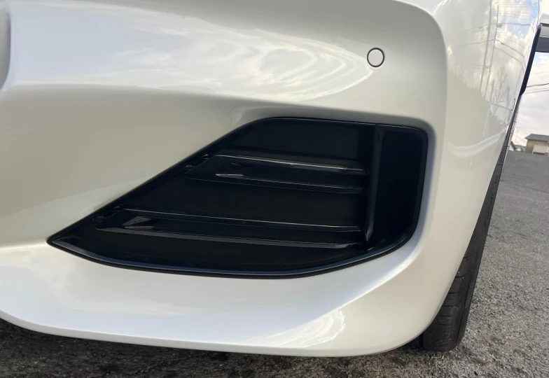 BMW 8 series White