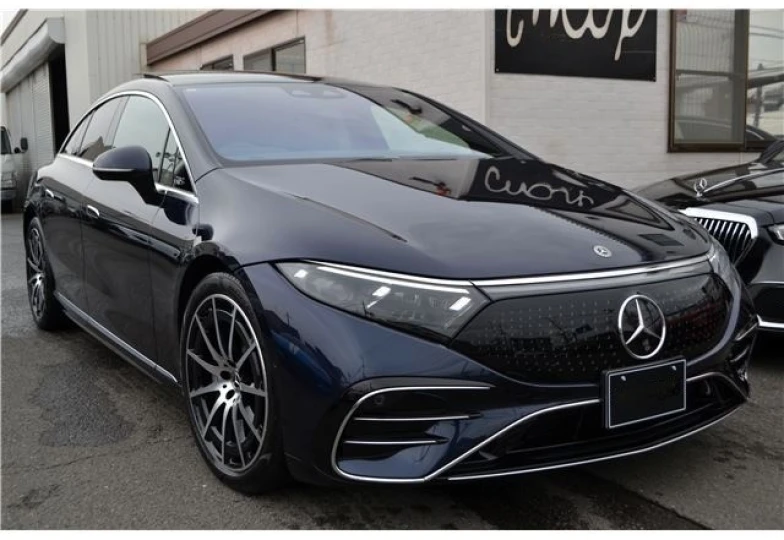 Mercedes EQS Blue
