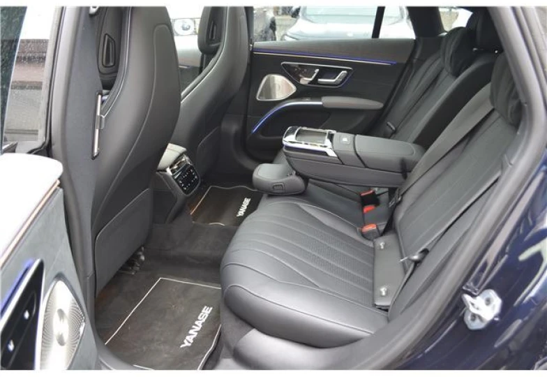 Mercedes EQS Blue