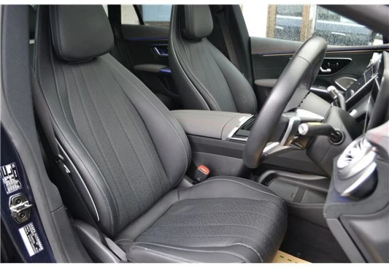 Mercedes EQS Blue