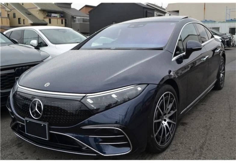 Mercedes EQS Blue