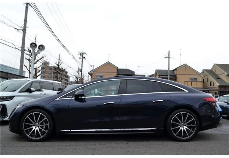 Mercedes EQS Blue