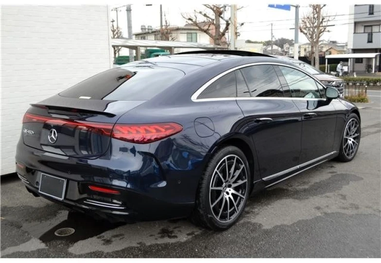 Mercedes EQS Blue