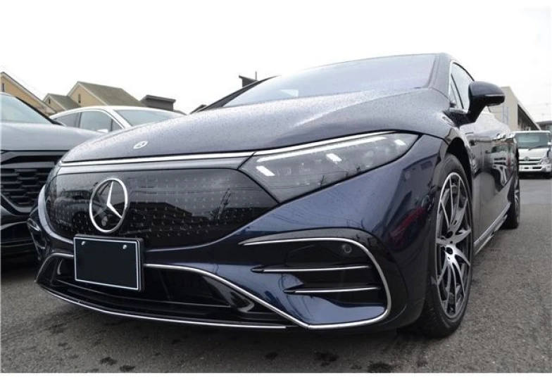 Mercedes EQS Blue