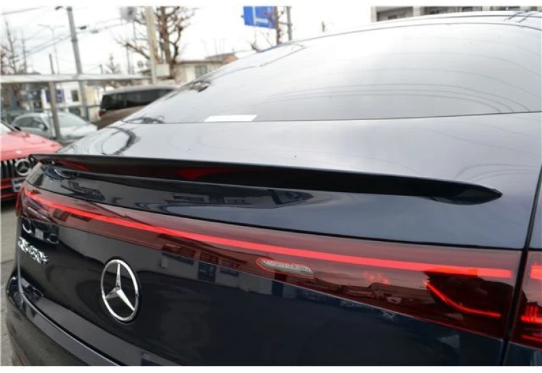 Mercedes EQS Blue