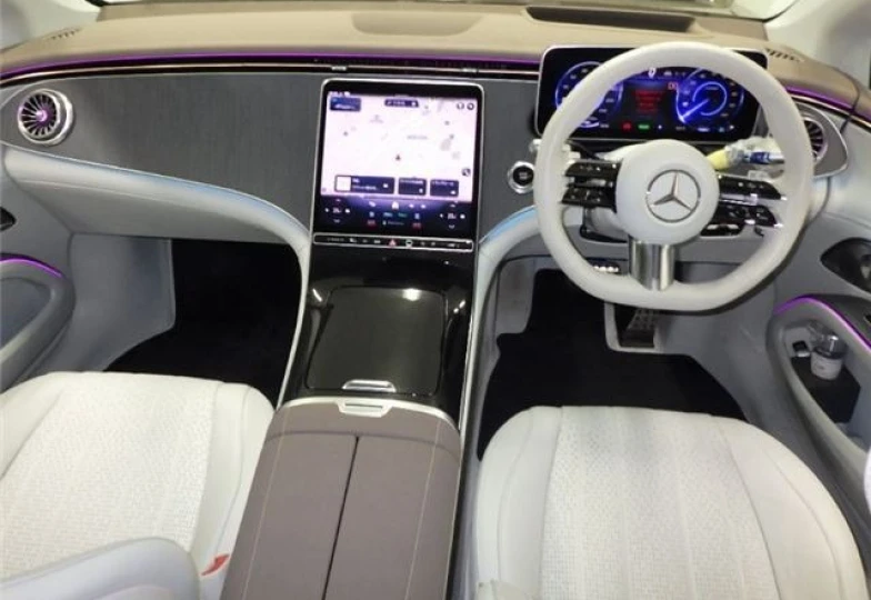 Mercedes EQS Black