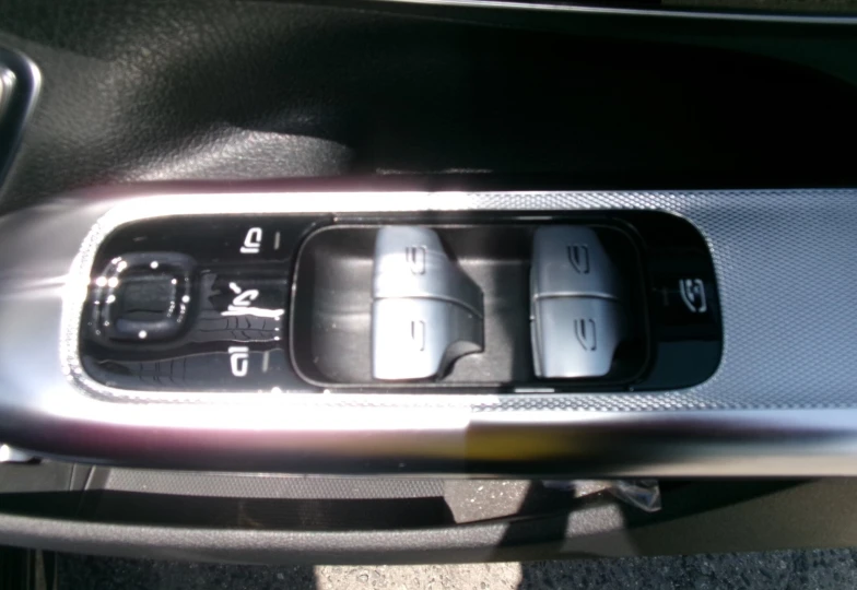 Mercedes EQE Черный