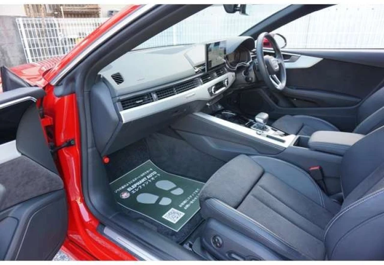 Audi A5 Красный