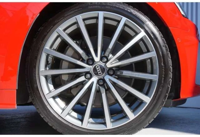 Audi A5 Красный