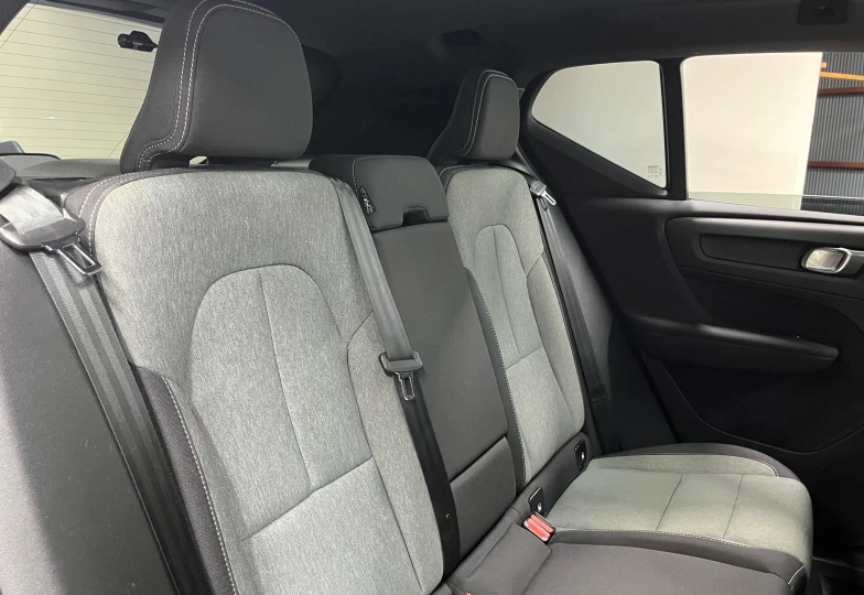 Volvo XC40 Красный