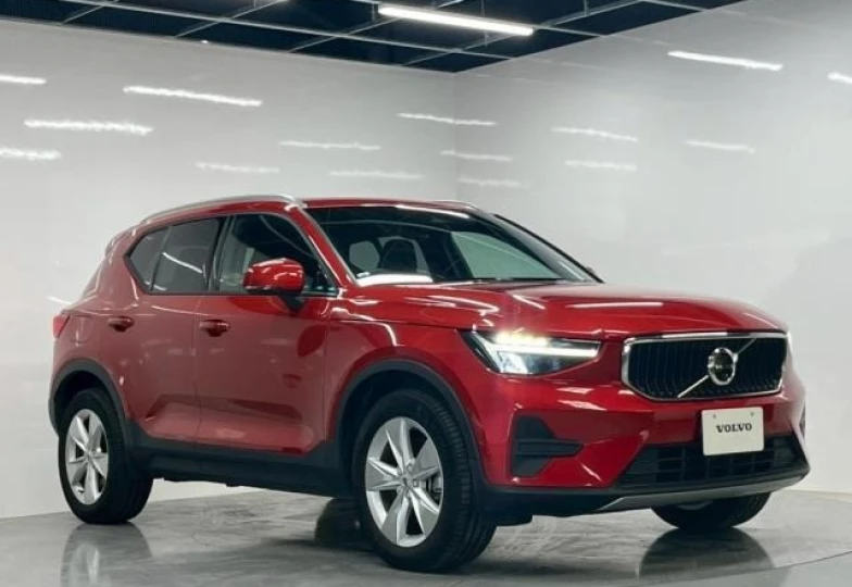 Volvo XC40 Красный