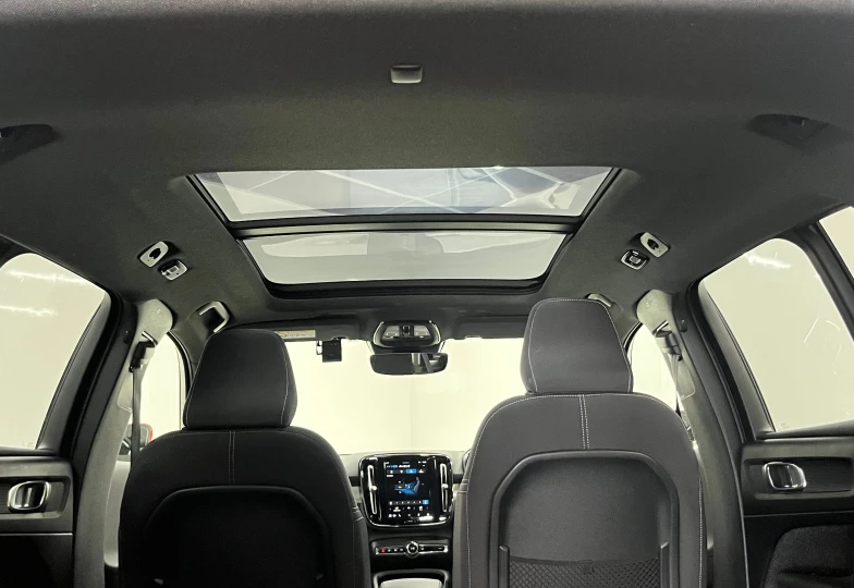 Volvo XC40 Красный