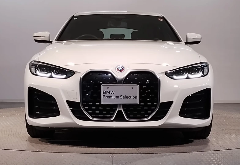 BMW i4 White
