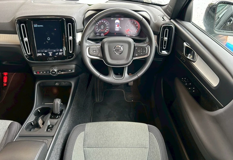 Volvo XC40 Черный