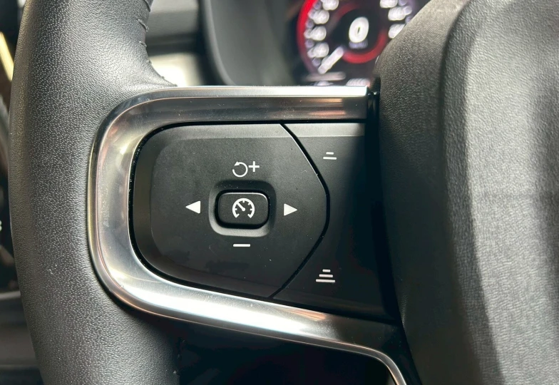 Volvo XC40 Черный