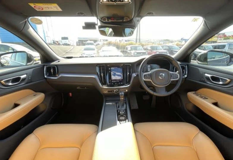 Volvo T4 Black
