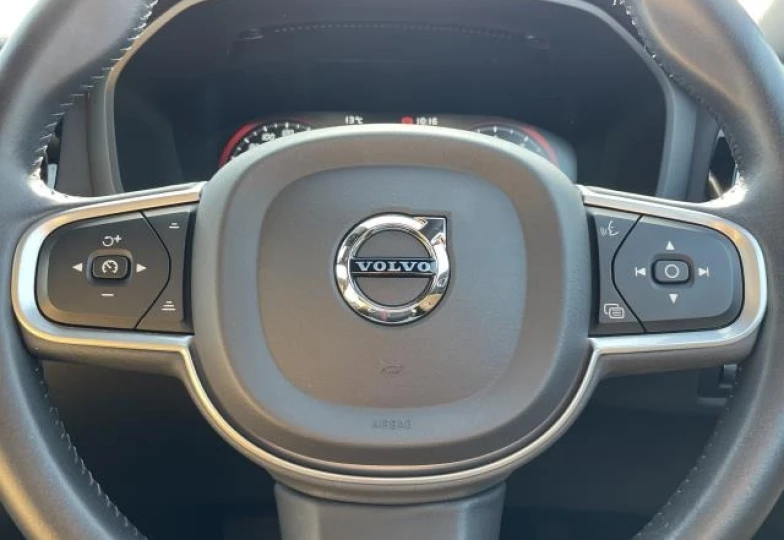 Volvo T4 Black