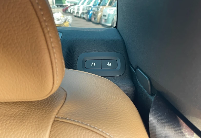 Volvo T4 Black