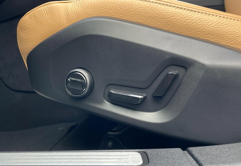 Volvo T4 Black