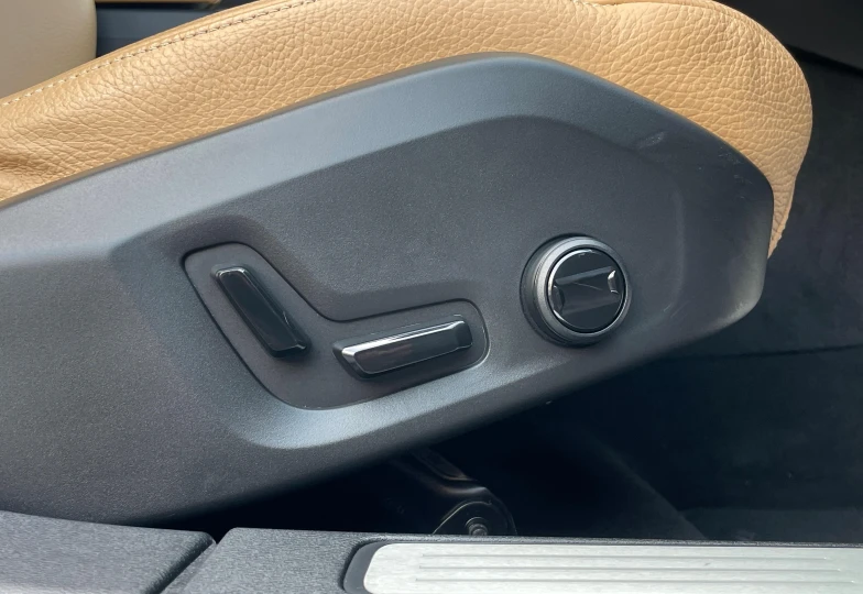 Volvo T4 Black