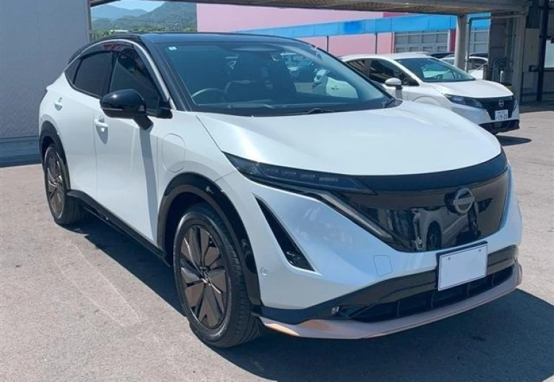 Nissan Ariya Белый