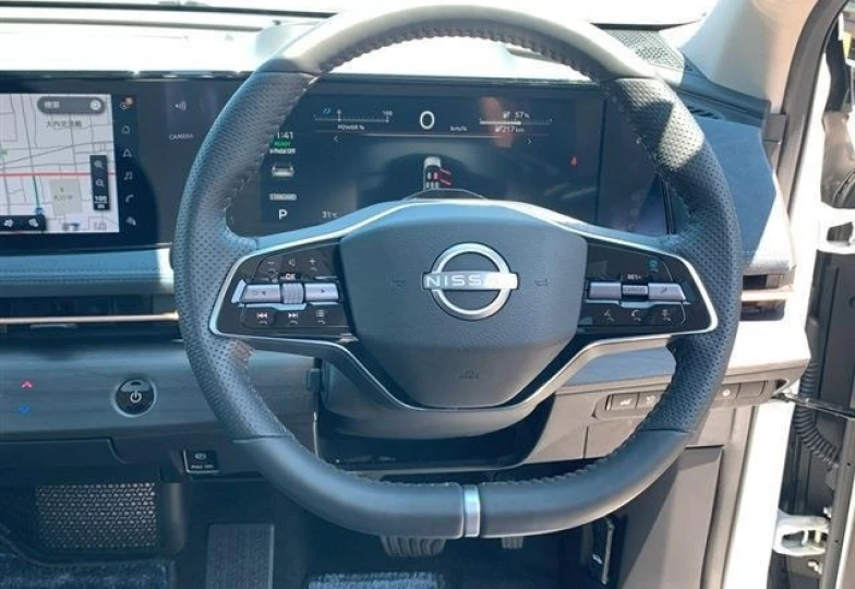Nissan Ariya Белый