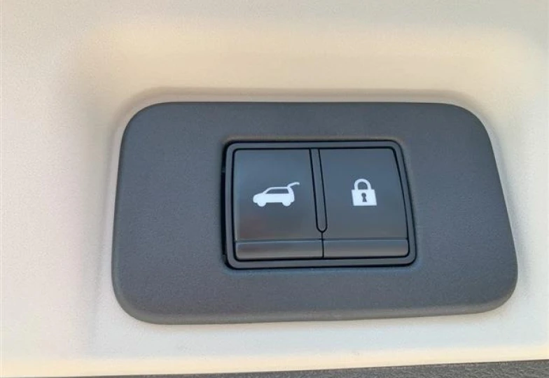 Nissan Ariya Белый