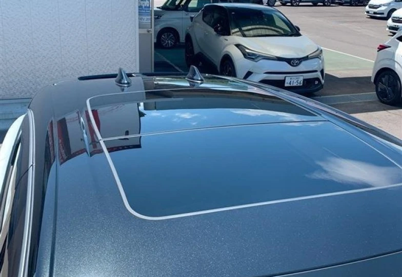 Nissan Ariya Белый