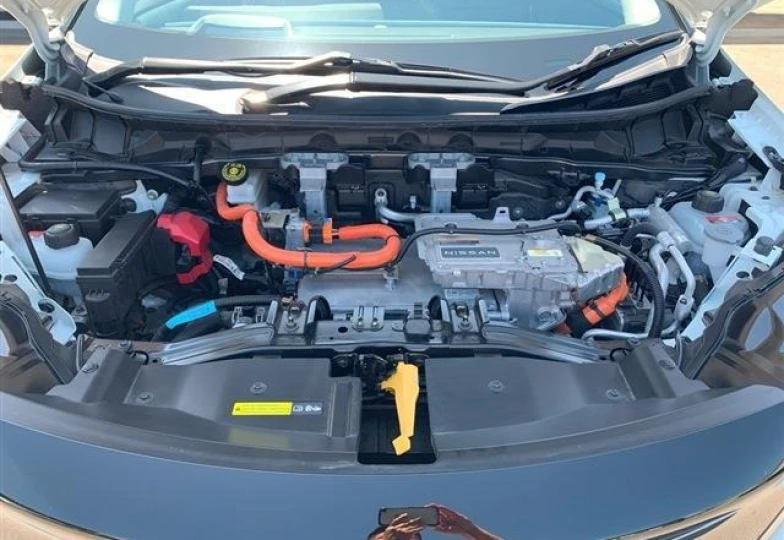 Nissan Ariya Белый
