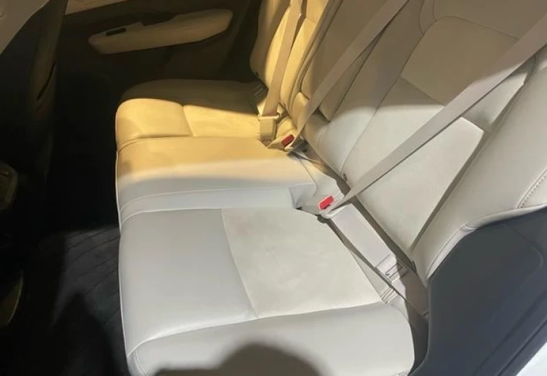 Nissan Ariya Белый