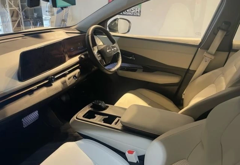 Nissan Ariya Белый