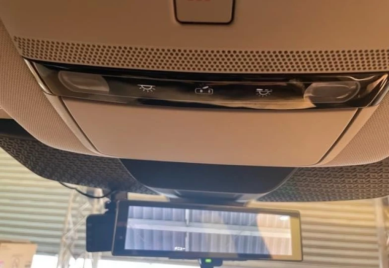 Nissan Ariya Белый