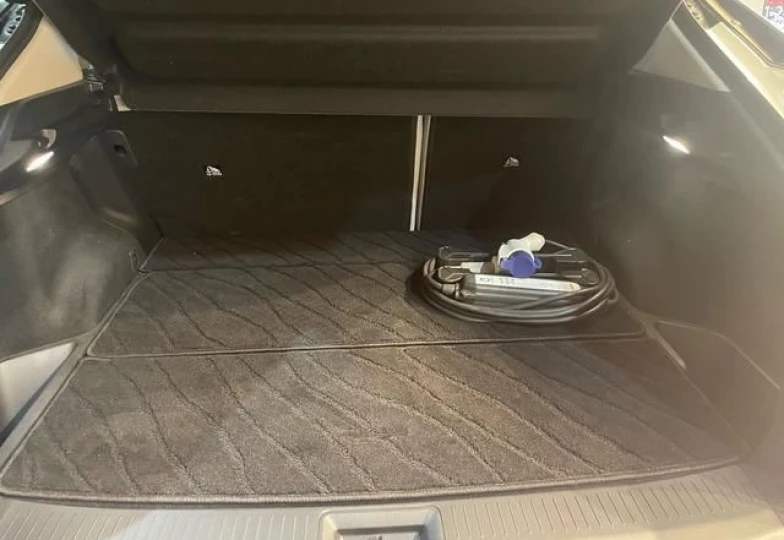 Nissan Ariya Белый