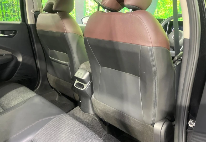 Nissan Aura Черный