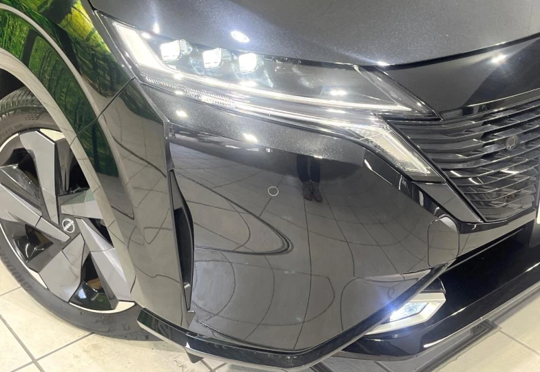 Nissan Aura Черный