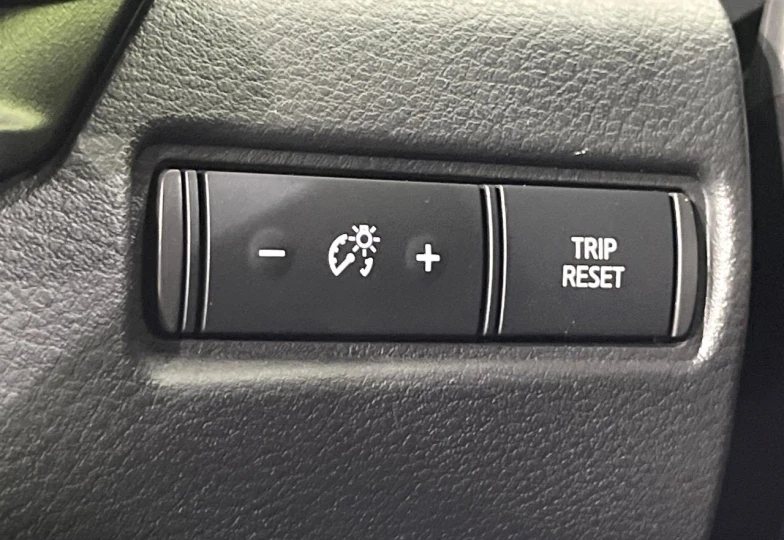 Nissan Aura Черный