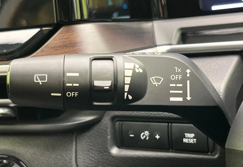 Nissan Aura Белый
