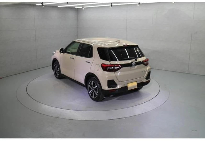 Daihatsu Rocky Бежевый