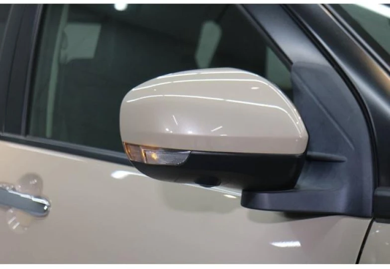 Daihatsu Rocky Бежевый