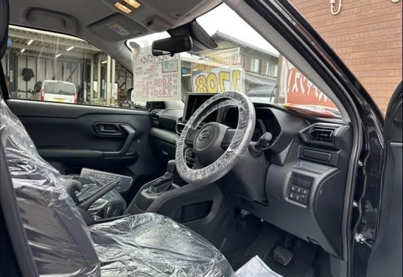 Daihatsu Rocky Черный