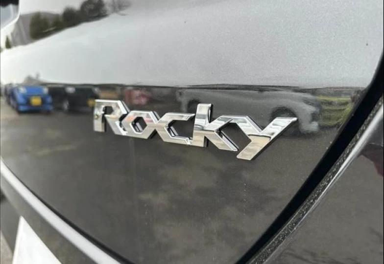 Daihatsu Rocky Черный