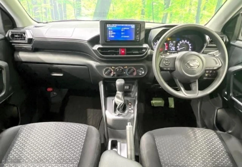 Daihatsu Rocky Белый