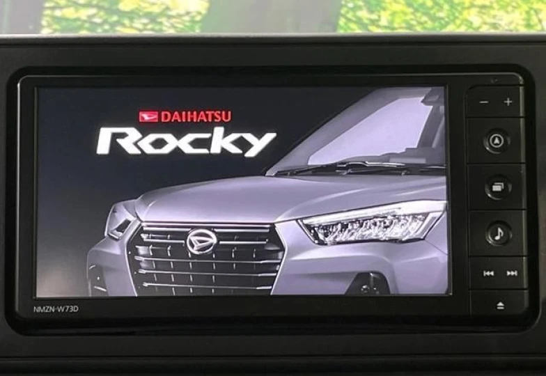Daihatsu Rocky Белый