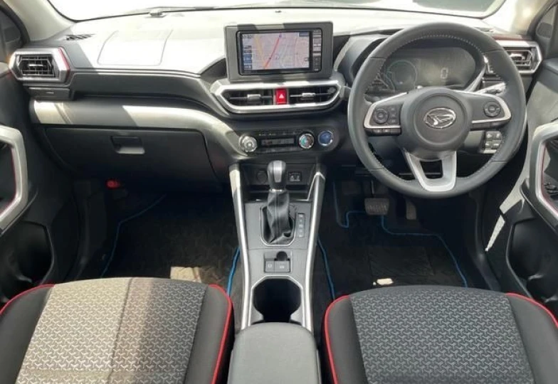 Daihatsu Rocky Белый