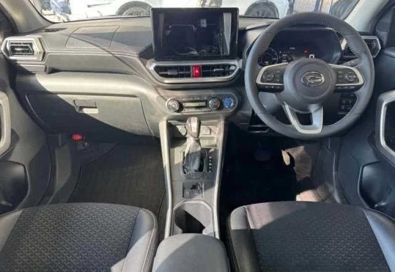 Daihatsu Rocky Красный