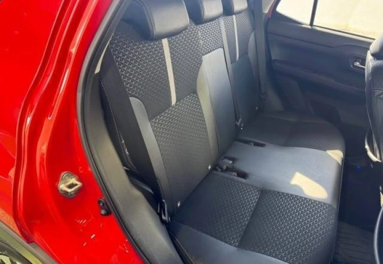 Daihatsu Rocky Красный